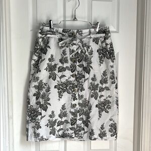 Liz Claiborne Linen Black and White Floral Button-Down Front Pencil Skirt | 6